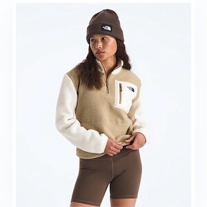 The North Face Women’s Medium Quarter Zip Fleece | Cream Tan Colorblock